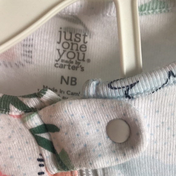 Carter’s newborn bodysuit, no stains, only worn once - Picture 3 of 3